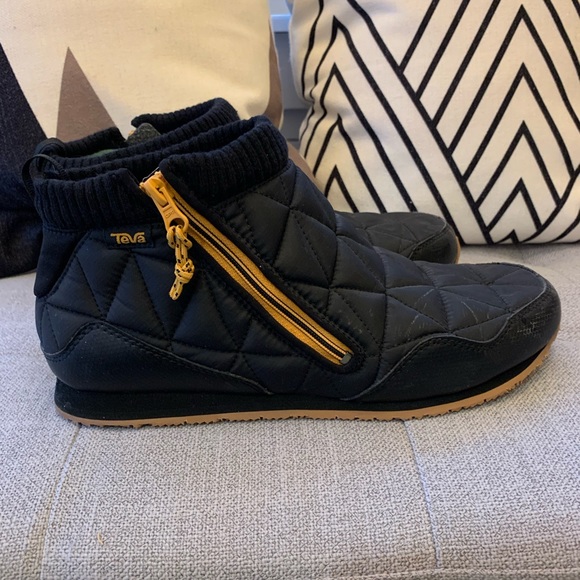 Teva | Shoes | Teva Reember Mid | Poshmark